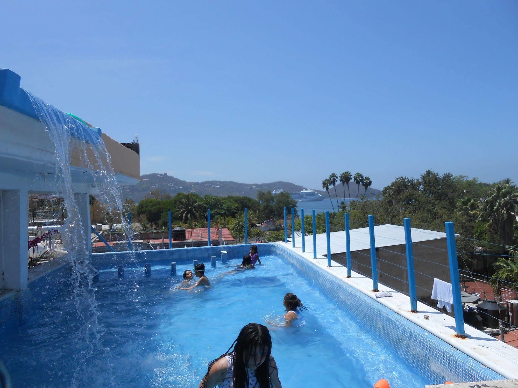 Hotel Corona Zihua Zihuatanejo Exterior photo